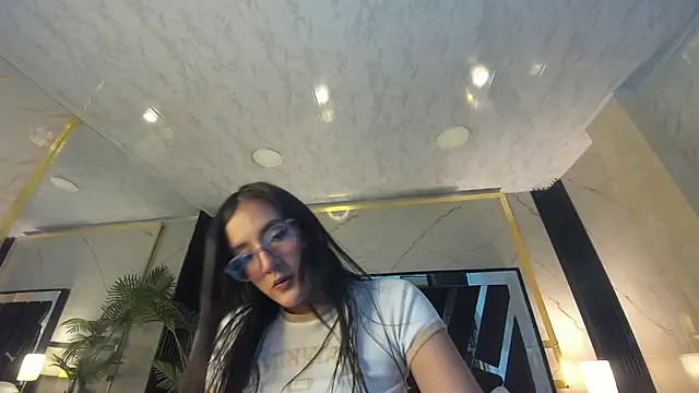 Princess Violett online show from December 1, 2:31 pm