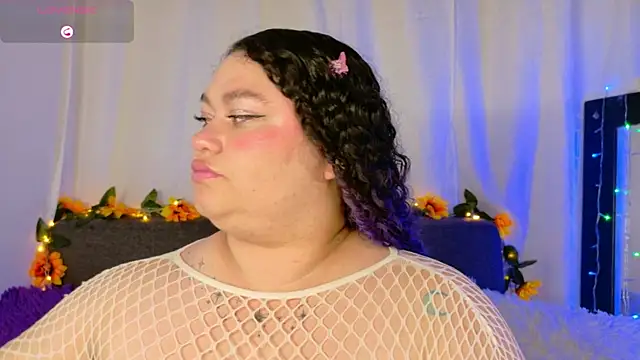 lunitaa0 online show from February 7, 7:12 am