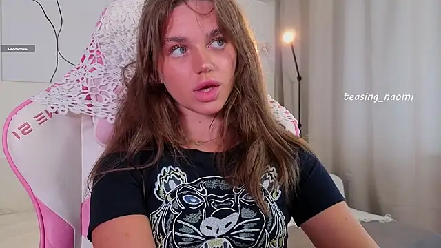 aesthetics  tease online show from July 28, 9:40 am