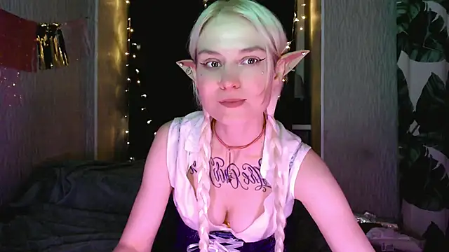 Snapshot of mischellemeow13 chatting on September 20, 8:29 pm mischellemeow13 online show from September 20, 8:29 pm