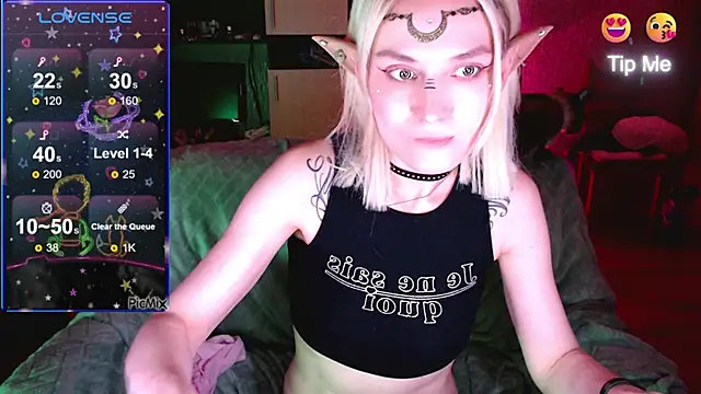 Snapshot of mischellemeow13 chatting on October 9, 2:37 am mischellemeow13 online show from October 9, 2:37 am