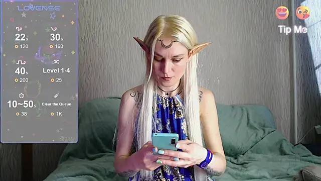 Snapshot of mischellemeow13 chatting on September 14, 9:29 am mischellemeow13 online show from September 14, 9:29 am