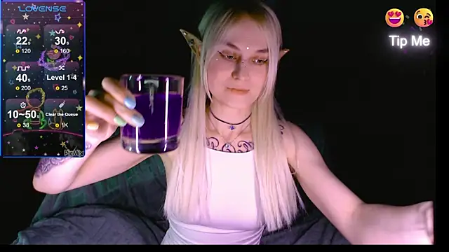 Snapshot of mischellemeow13 chatting on October 2, 10:26 pm mischellemeow13 online show from October 2, 10:26 pm
