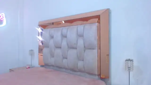 lolaperrys online show from March 27, 4:03 am