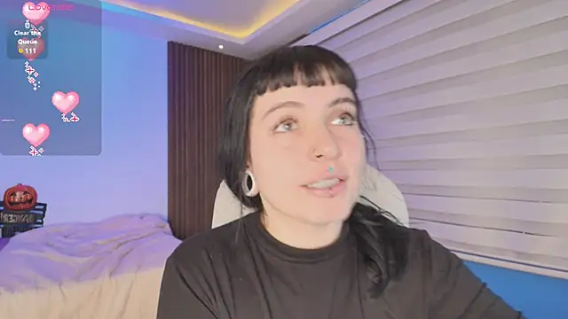 Lucy Smith2 online show from October 6, 7:51 pm