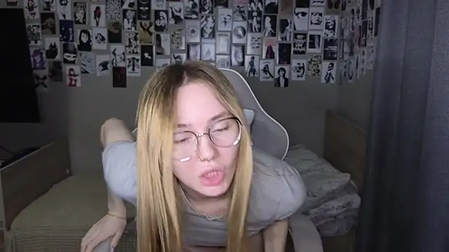 littlevildevil online show from May 29, 7:39 am