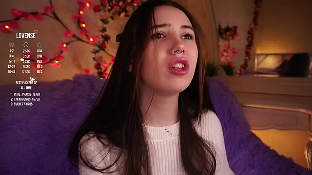 GillianDowdey online show from November 11, 3:13 am