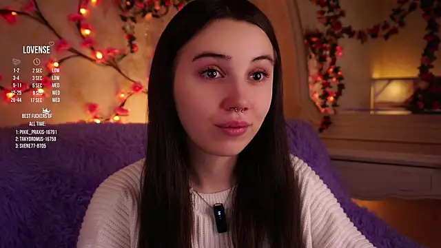 GillianDowdey online show from November 25, 3:31 am