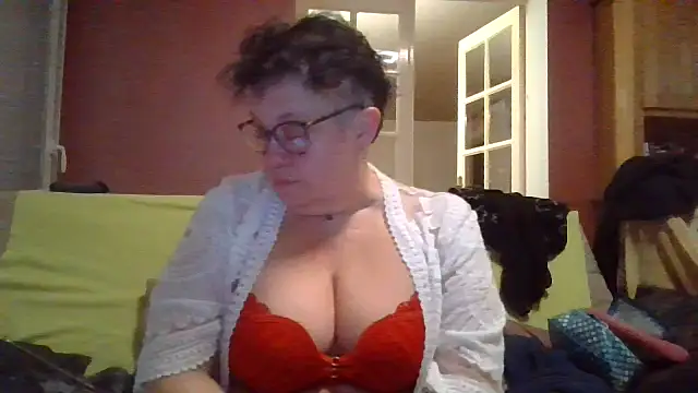 Vandeae44 online show from February 17, 9:25 pm