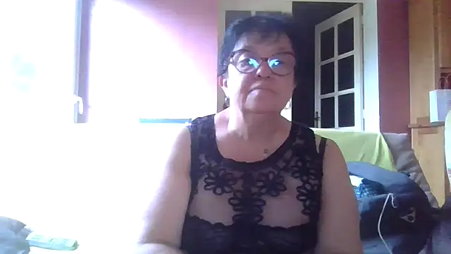 Vandeae44 online show from June 1, 7:26 pm