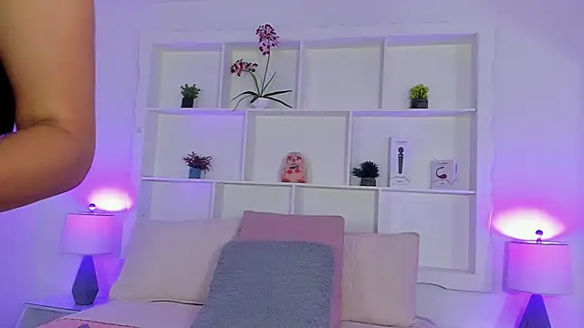 Jenifer Diaz online show from April 18, 12:51 pm