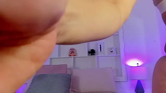 Jenifer Diaz online show from April 16, 12:49 pm