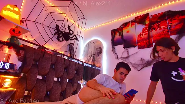 Snapshot of Alex_and_Fabian chatting on October 19, 11:18 pm Alex and Fabian online show from October 19, 11:18 pm