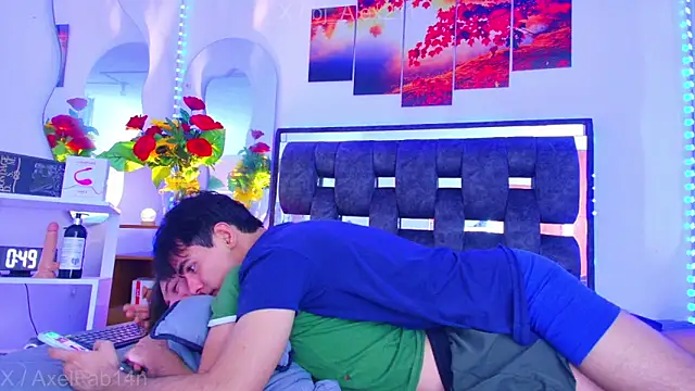 Snapshot of Alex_and_Fabian chatting on October 3, 8:14 pm Alex and Fabian online show from October 3, 8:14 pm
