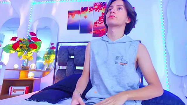 Snapshot of Alex_and_Fabian chatting on September 28, 9:09 pm Alex and Fabian online show from September 28, 9:09 pm