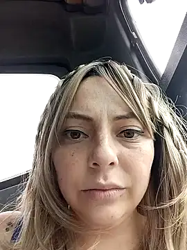 madelaine- online show from November 28, 8:45 pm