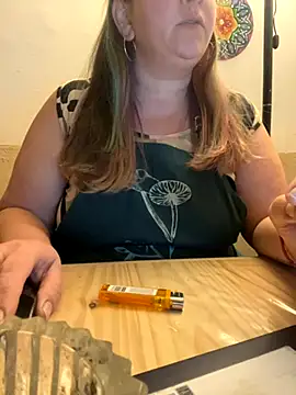 Snapshot of Popinasq chatting on September 26, 1:36 am Popinasq online show from September 26, 1:36 am