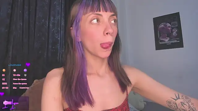 Snapshot of MiaGoth_ chatting on September 14, 10:07 pm MiaGoth online show from September 14, 10:07 pm