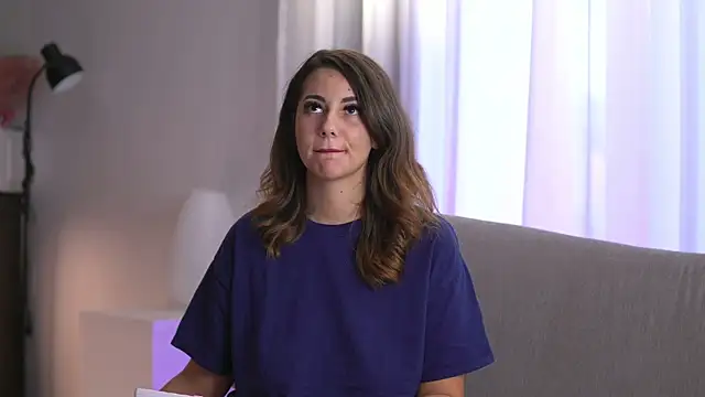 Snapshot of BelleSkye chatting on October 19, 2:30 pm BelleSkye online show from October 19, 2:30 pm