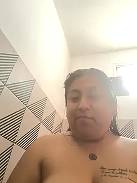 EmpaticBolillo online show from February 14, 9:39 pm