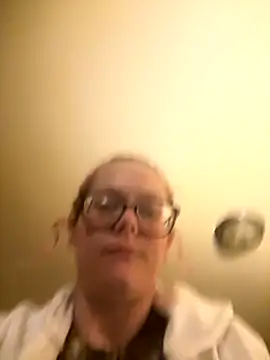 tastemypeachypeach online show from September 18, 3:38 am