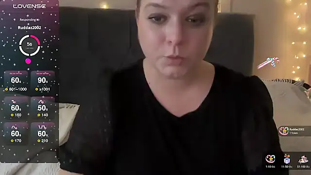 NaughtyWifeUK online show from October 13, 4:20 pm