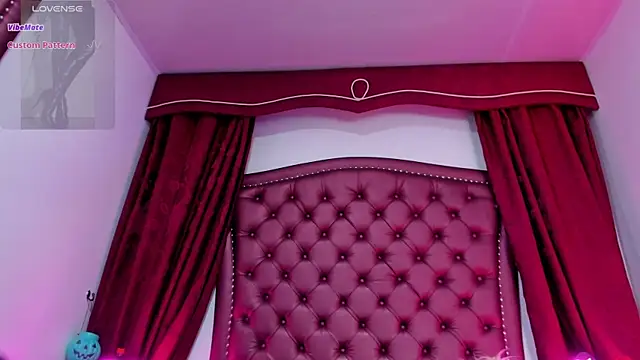 Maddissonlove online show from October 15, 1:25 pm