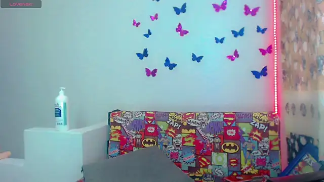 Perla Hotcortes online show from June 8, 11:33 am