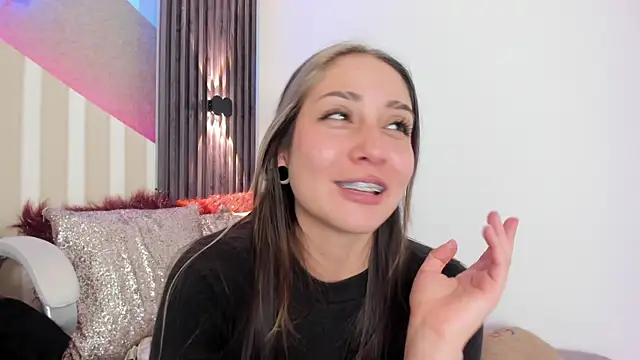 emily layton online show from October 1, 3:06 pm