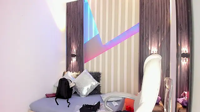 emily layton online show from November 20, 2:29 pm