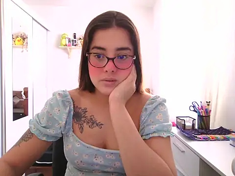 maliamiller online show from June 14, 4:07 pm