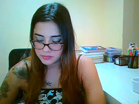 maliamiller online show from February 20, 10:06 am