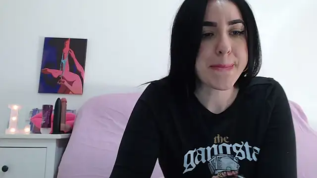 leilacam25 online show from December 1, 3:15 pm