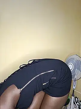 Juicylittle slute online show from November 27, 5:16 pm