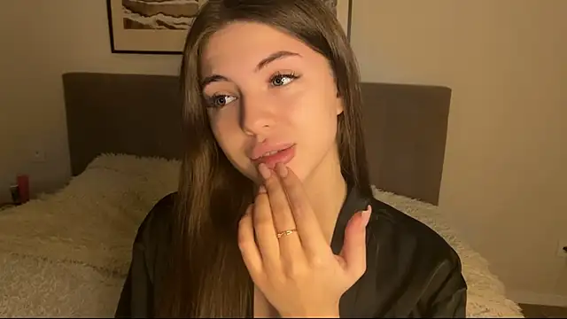 aryamirelle online show from October 31, 11:42 pm