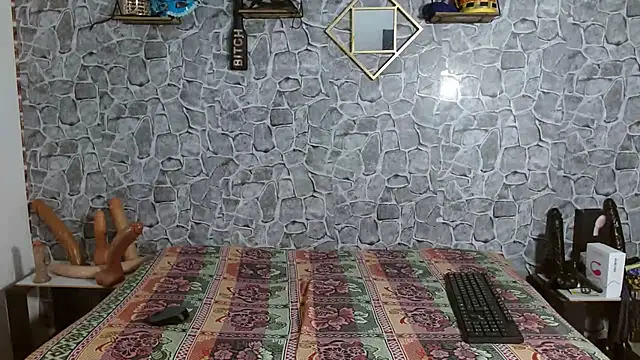 Aynle-toms online show from November 19, 12:32 am