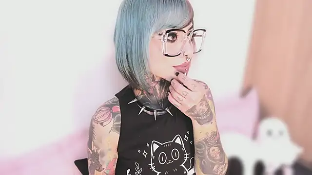 Snapshot of NikkiRamone chatting on October 6, 10:25 pm NikkiRamone online show from October 6, 10:25 pm