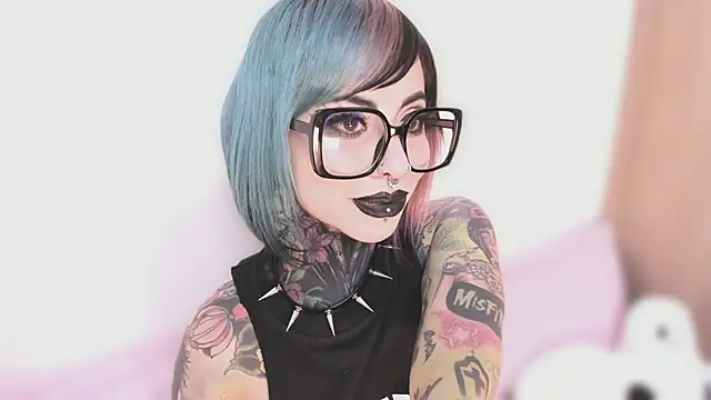 Snapshot of NikkiRamone chatting on October 3, 3:44 am NikkiRamone online show from October 3, 3:44 am
