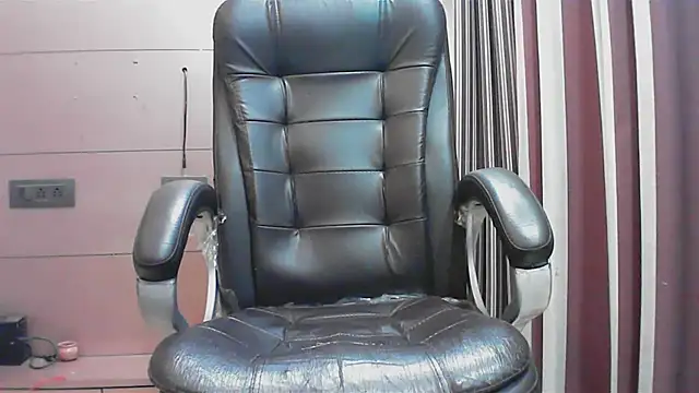 collage hoty online show from November 3, 8:02 pm