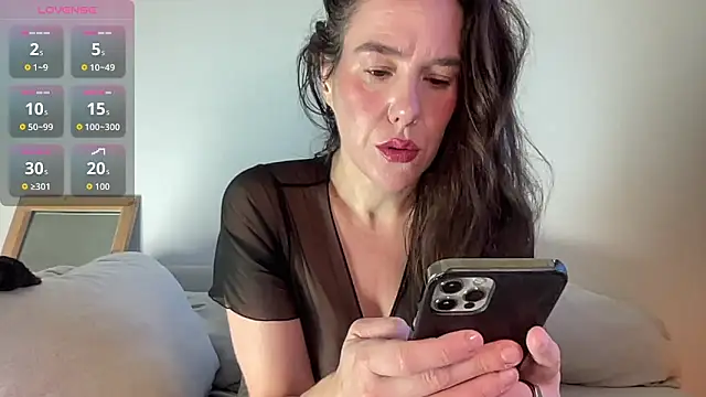 MilkyHoneyLullabies online show from November 14, 1:33 pm