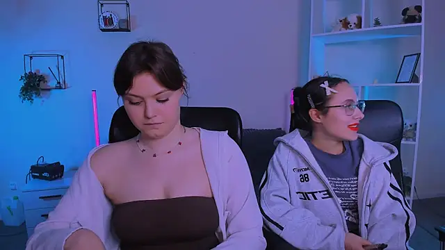 nikole kitt online show from November 9, 9:11 pm