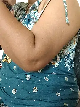 gaurika18 online show from November 14, 1:22 pm