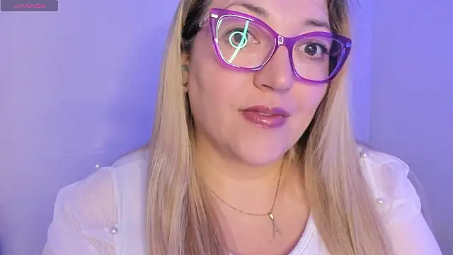 Naty Mature  online show from March 11, 7:27 pm