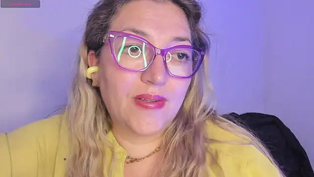 Naty Mature  online show from May 24, 3:27 am