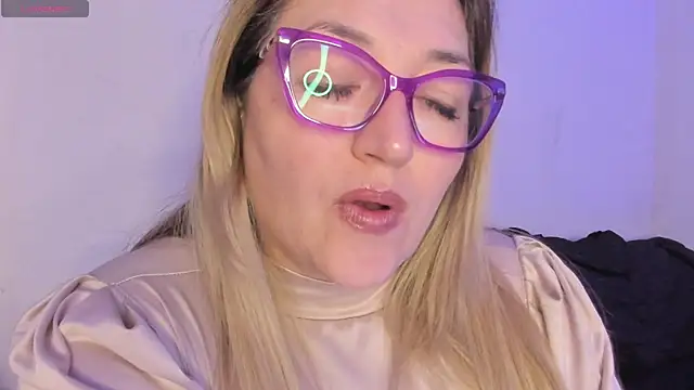 Naty Mature  online show from May 17, 1:27 am