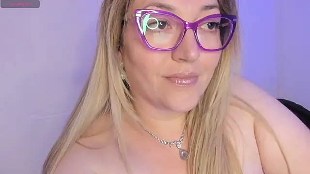 Naty Mature  online show from May 16, 1:41 am