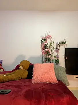 kymmgolden online show from September 10, 8:42 pm