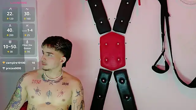 AliceandMax online show from November 12, 4:27 pm