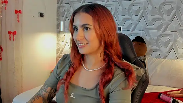 Sophiee Hill online show from January 14, 11:26 am