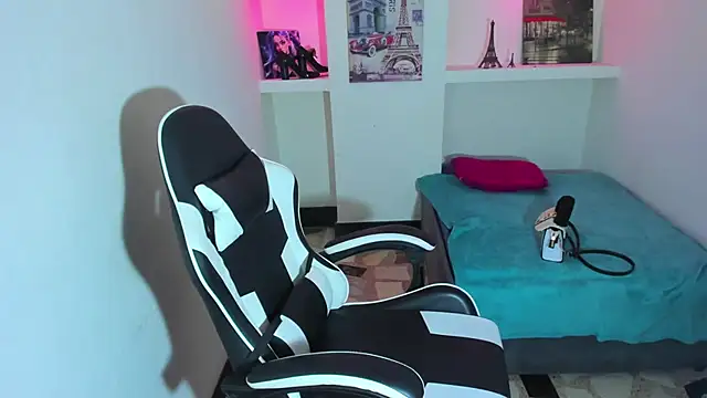 Catalehia Milk online show from October 17, 10:13 pm